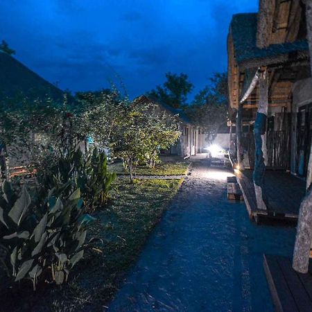 African Excursions Guest House Khwai エクステリア 写真