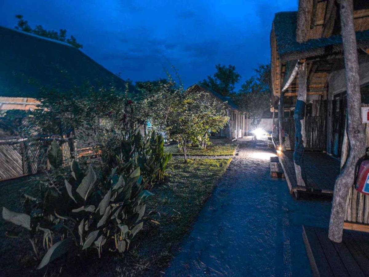 African Excursions Guest House Khwai エクステリア 写真
